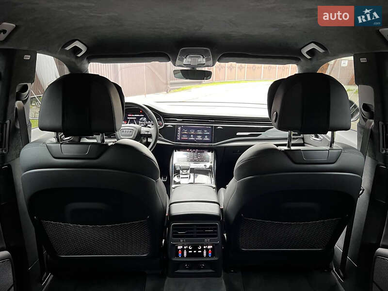 Внедорожник / Кроссовер Audi RS Q8 2023 в Киеве