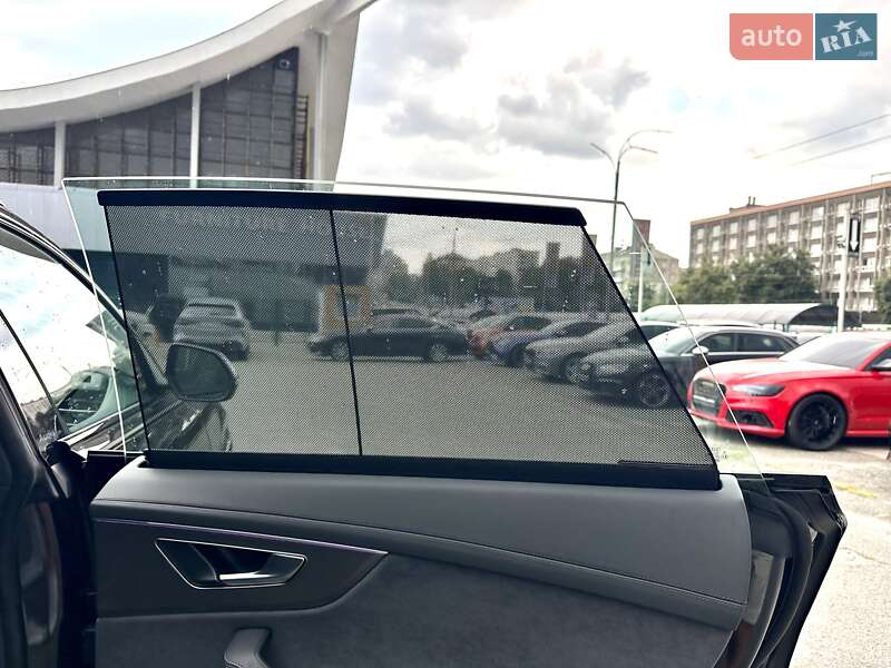 Внедорожник / Кроссовер Audi RS Q8 2025 в Киеве