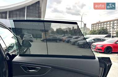 Внедорожник / Кроссовер Audi RS Q8 2025 в 