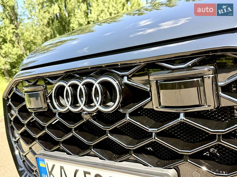 Внедорожник / Кроссовер Audi RS Q8 2025 в Киеве
