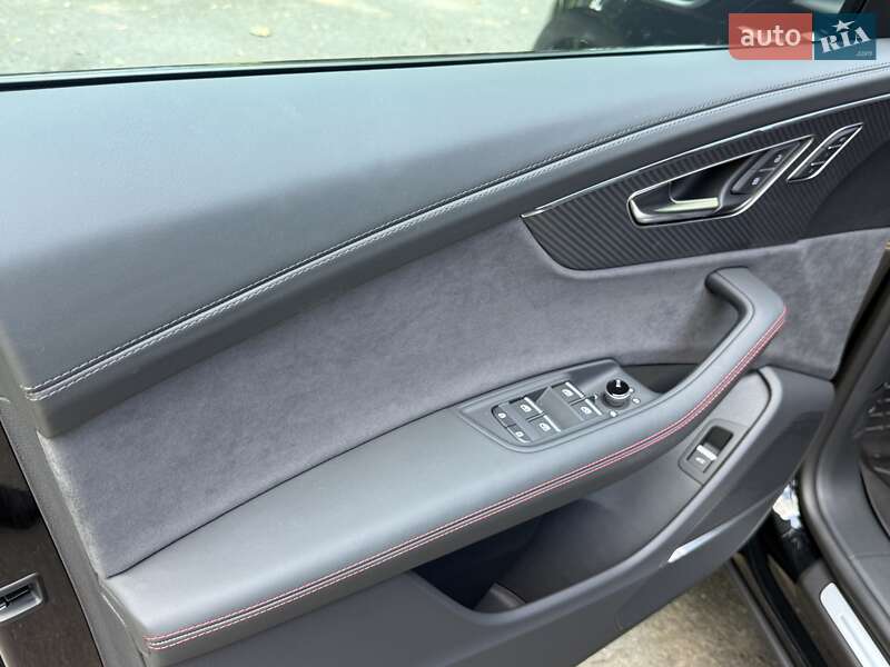 Внедорожник / Кроссовер Audi RS Q8 2025 в Киеве