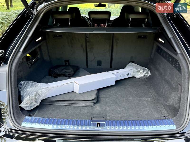Внедорожник / Кроссовер Audi RS Q8 2025 в Киеве