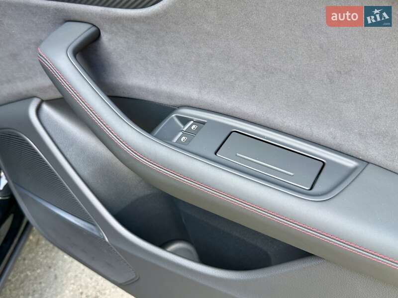 Внедорожник / Кроссовер Audi RS Q8 2025 в Киеве