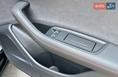 Позашляховик / Кросовер Audi RS Q8 2025 в 