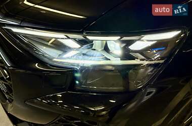 Позашляховик / Кросовер Audi RS Q8 2025 в 
