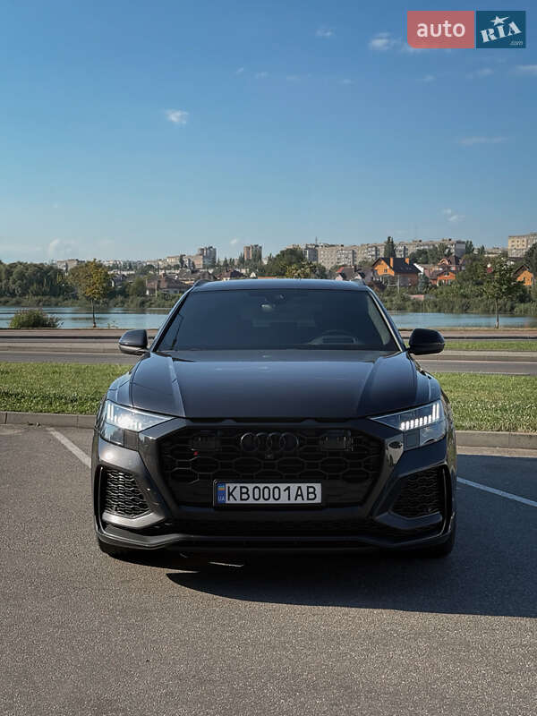 Внедорожник / Кроссовер Audi RS Q8 2021 в 