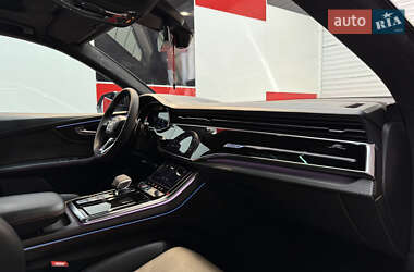 Внедорожник / Кроссовер Audi RS Q8 2021 в 
