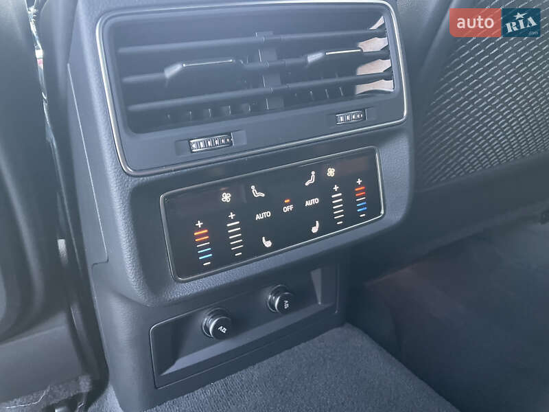 Позашляховик / Кросовер Audi RS Q8 2020 в Одесі
