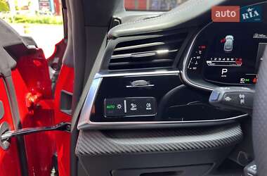 Позашляховик / Кросовер Audi RS Q8 2021 в 