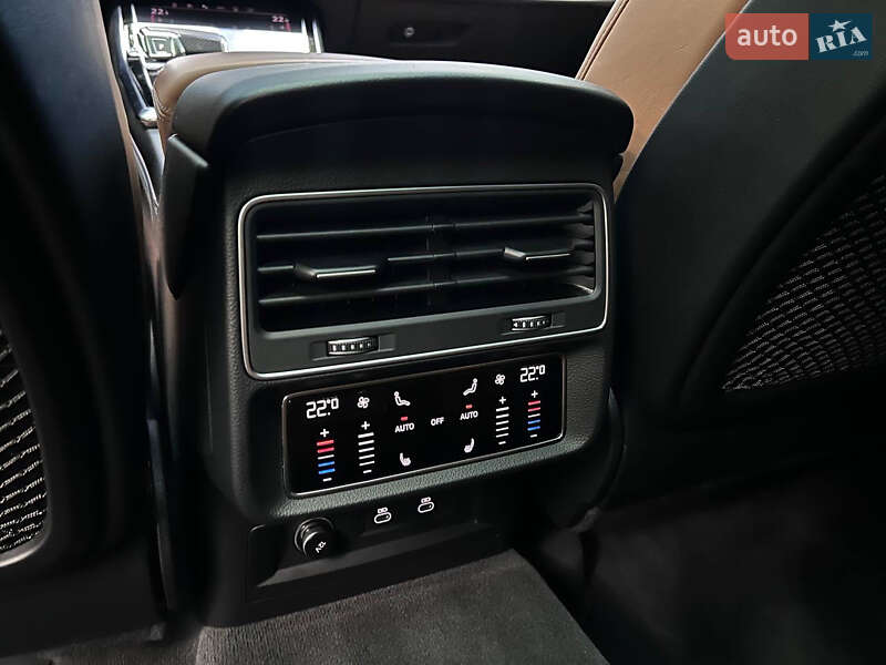 Позашляховик / Кросовер Audi RS Q8 2021 в Києві