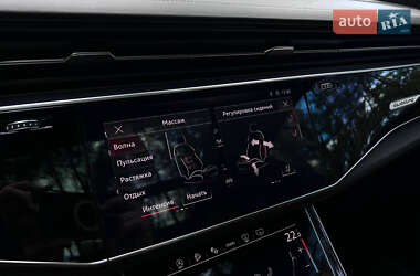 Позашляховик / Кросовер Audi RS Q8 2021 в 