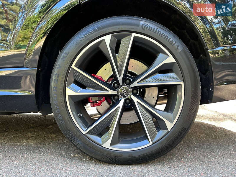 Позашляховик / Кросовер Audi RS Q8 2021 в Києві