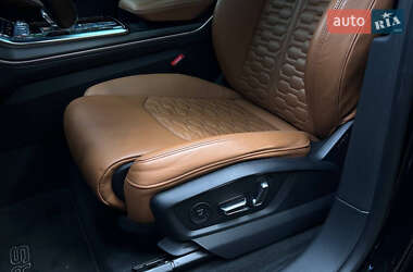 Позашляховик / Кросовер Audi RS Q8 2021 в 