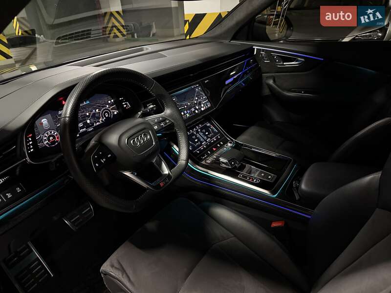 Позашляховик / Кросовер Audi RS Q8 2020 в Києві
