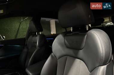 Позашляховик / Кросовер Audi RS Q8 2020 в 