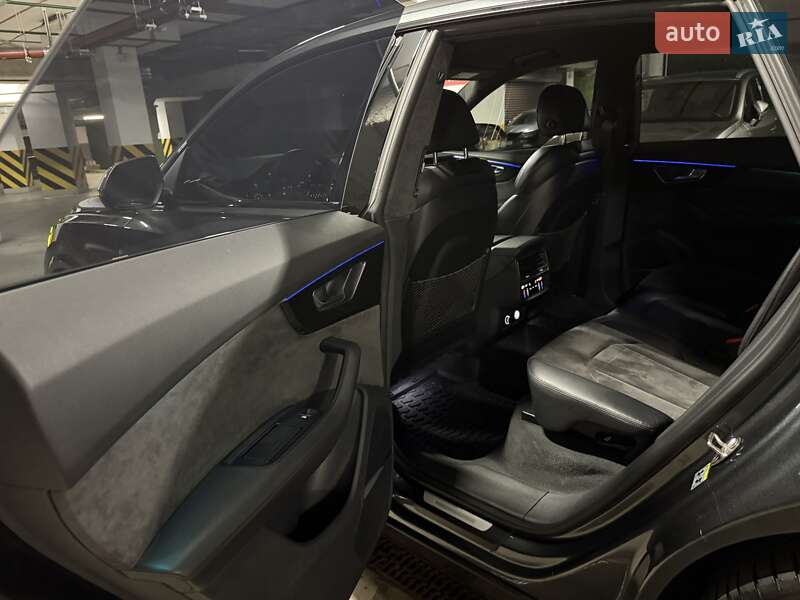 Позашляховик / Кросовер Audi RS Q8 2020 в Києві