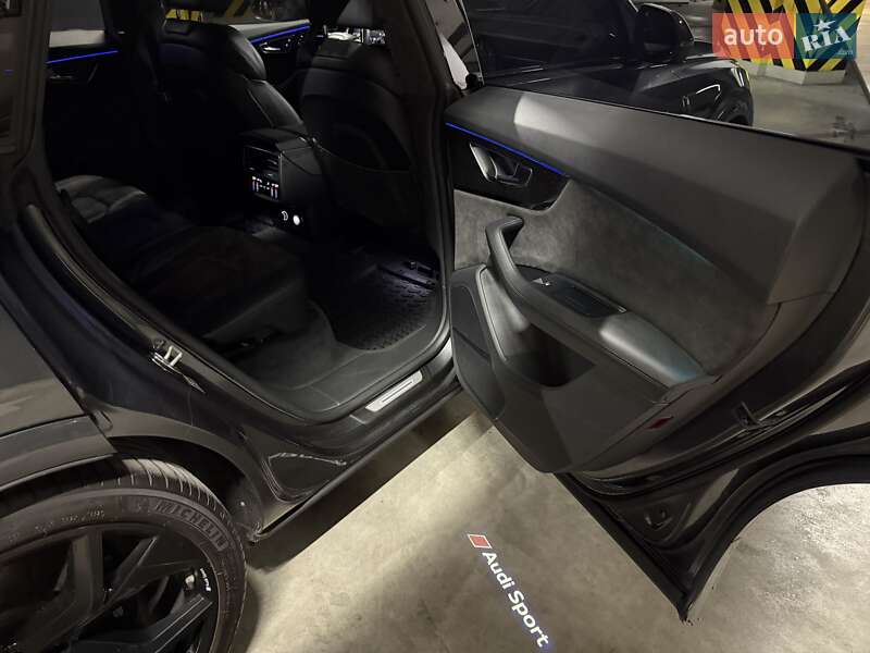 Позашляховик / Кросовер Audi RS Q8 2020 в Києві