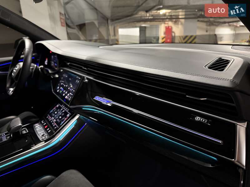 Позашляховик / Кросовер Audi RS Q8 2020 в Києві