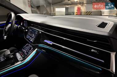 Позашляховик / Кросовер Audi RS Q8 2020 в 