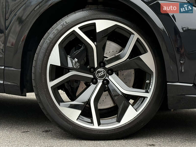 Позашляховик / Кросовер Audi RS Q8 2020 в Києві