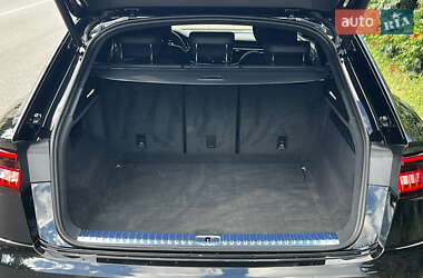 Внедорожник / Кроссовер Audi RS Q8 2023 в  фото 34 Внедорожник / Кроссовер Audi RS Q8 2023 в