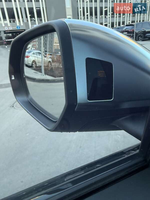 Позашляховик / Кросовер Audi RS Q8 2023 в Києві