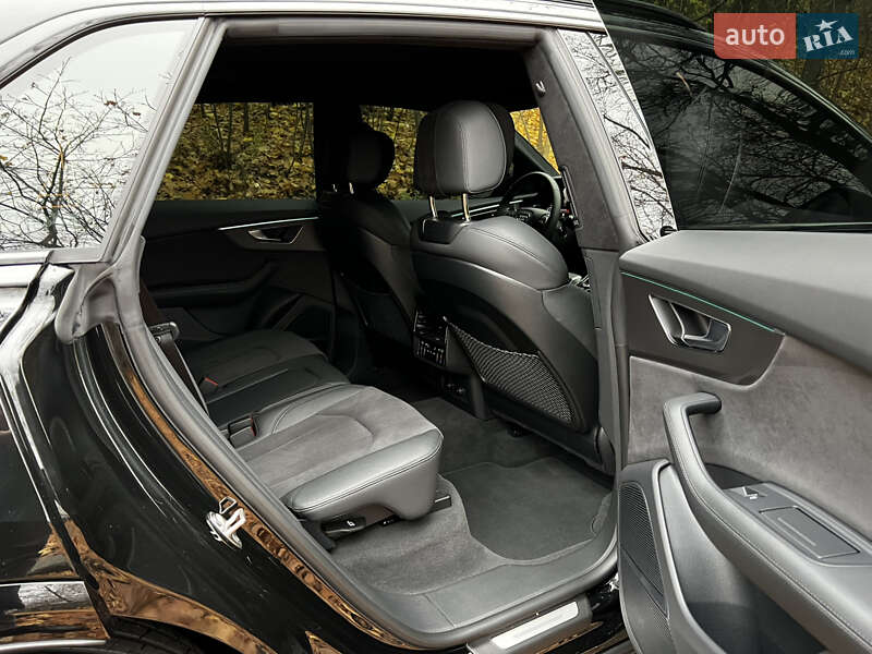 Внедорожник / Кроссовер Audi RS Q8 2023 в Киеве фото 20 Внедорожник / Кроссовер Audi RS Q8 2023 в Киеве