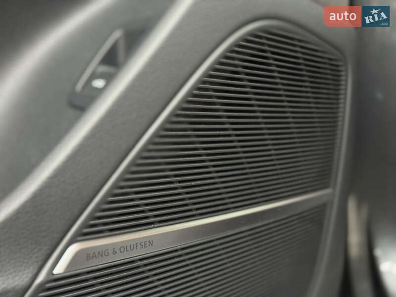 Внедорожник / Кроссовер Audi RS Q8 2022 в Киеве фото 13 Внедорожник / Кроссовер Audi RS Q8 2022 в Киеве