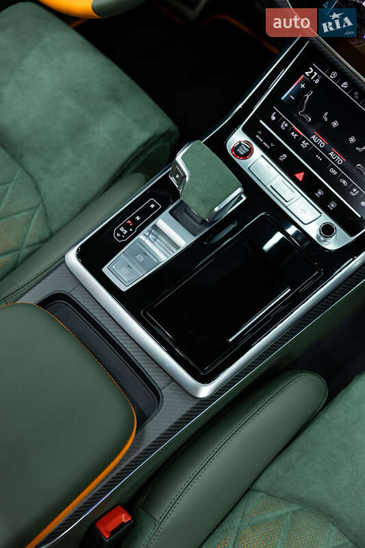 Позашляховик / Кросовер Audi RS Q8 2025 в Дніпрі фото 16 Позашляховик / Кросовер Audi RS Q8 2025 в Дніпрі