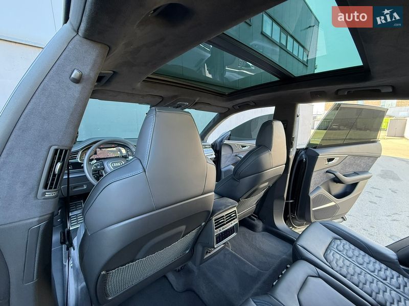 Внедорожник / Кроссовер Audi RS Q8 2025 в Киеве