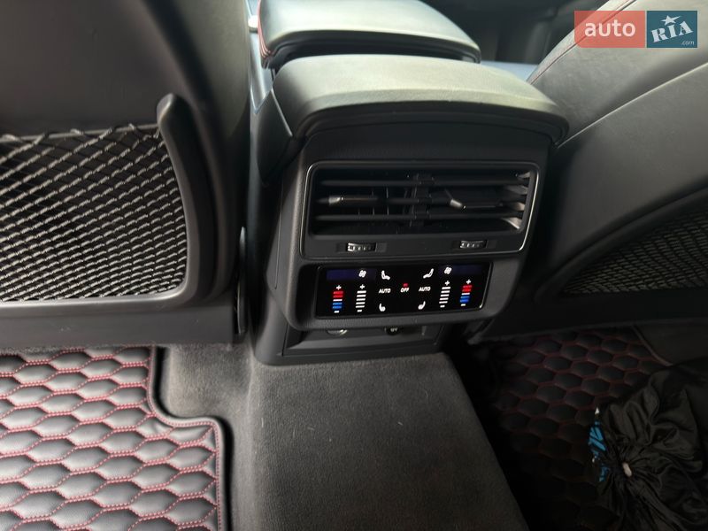 Позашляховик / Кросовер Audi RS Q8 2020 в Києві