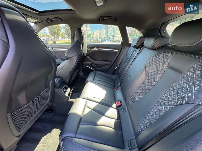 Хетчбек Audi RS3 Sportback 2016 в Києві