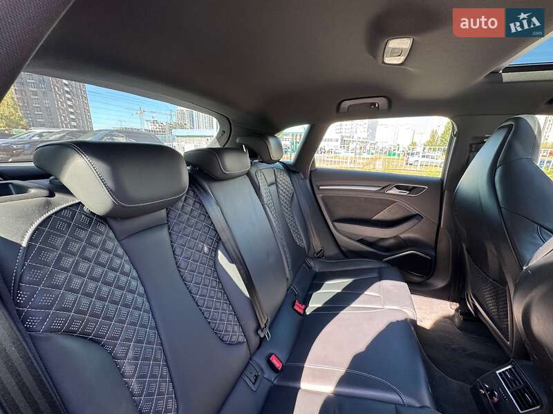 Хетчбек Audi RS3 Sportback 2016 в Києві