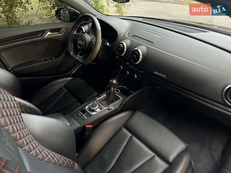 Седан Audi RS3 2018 в Запорожье
