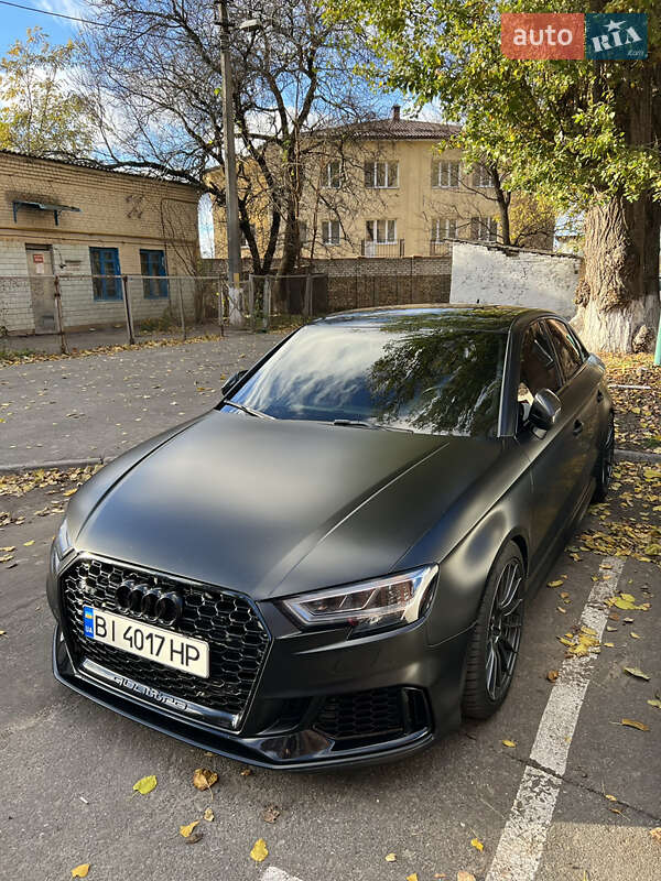 Седан Audi RS3 2018 в Киеве