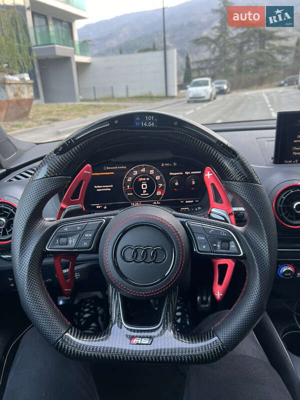 Седан Audi RS3 2018 в Киеве