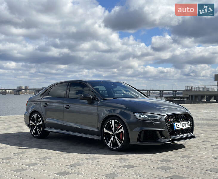 Седан Audi RS3 2018 в Днепре
