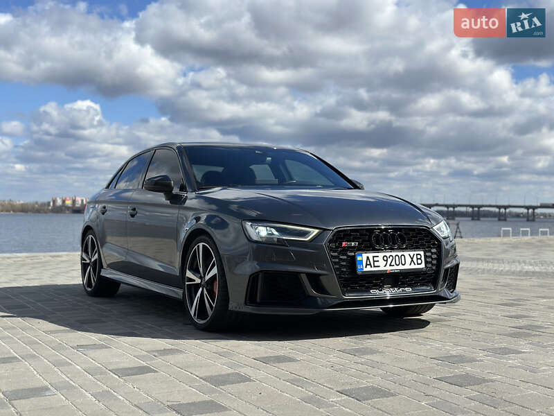 Седан Audi RS3 2018 в 