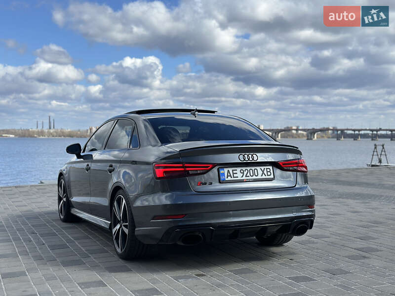 Седан Audi RS3 2018 в Днепре