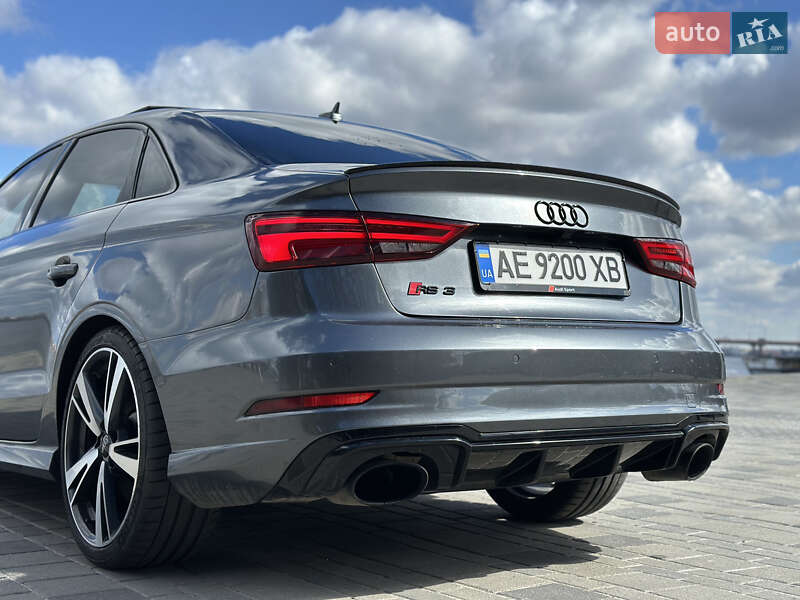 Седан Audi RS3 2018 в Днепре