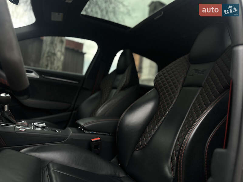 Седан Audi RS3 2018 в Днепре