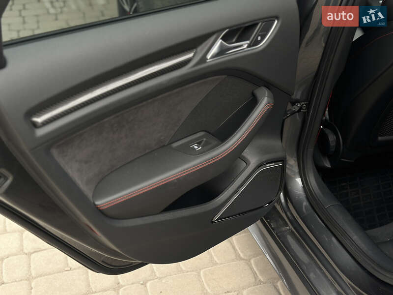 Седан Audi RS3 2018 в Днепре