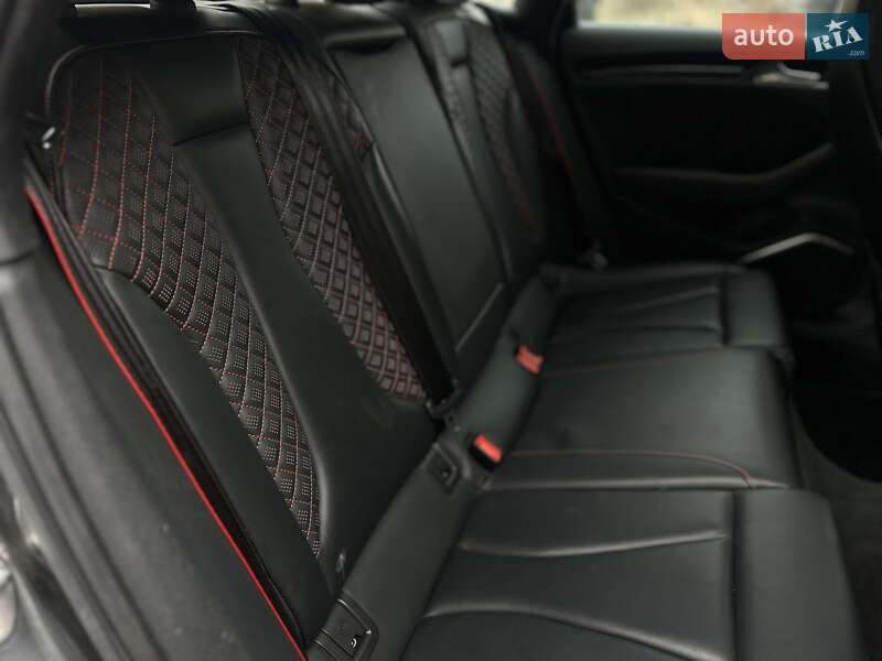 Седан Audi RS3 2018 в Днепре
