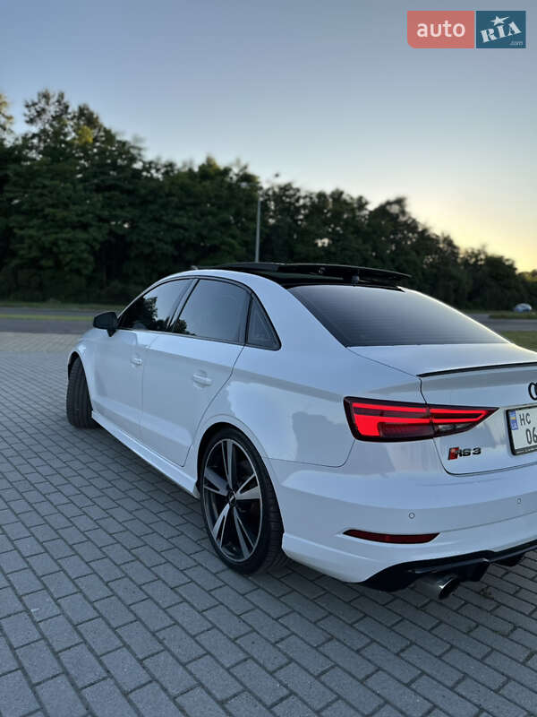 Седан Audi RS3 2017 в Львове