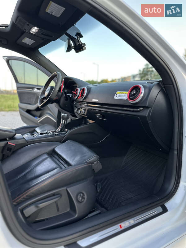 Седан Audi RS3 2017 в Львове