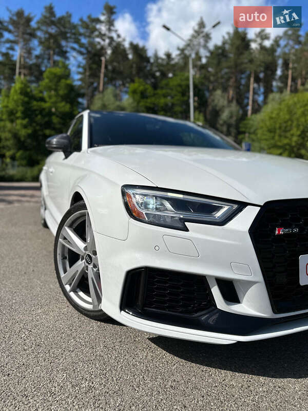 Седан Audi RS3 2018 в Білогородці