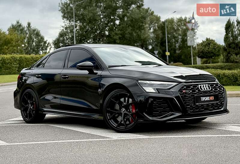 Седан Audi RS3 2022 в Киеве