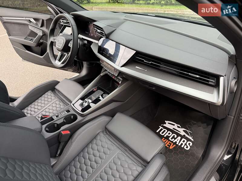 Седан Audi RS3 2022 в Киеве