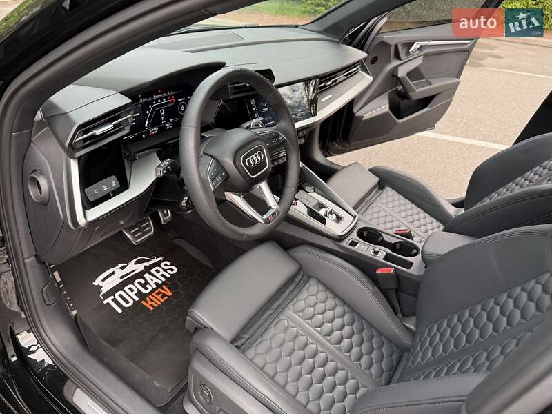 Седан Audi RS3 2022 в Киеве