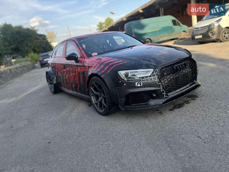 Седан Audi RS3 2019 в Днепре